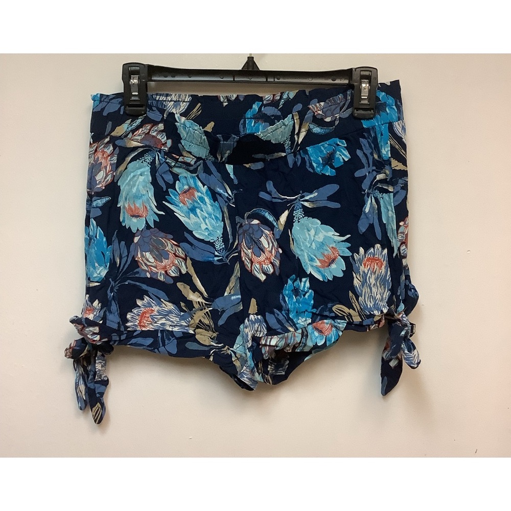 Gypsies & Moondust Brand, floral print rayon shorts, Size L.